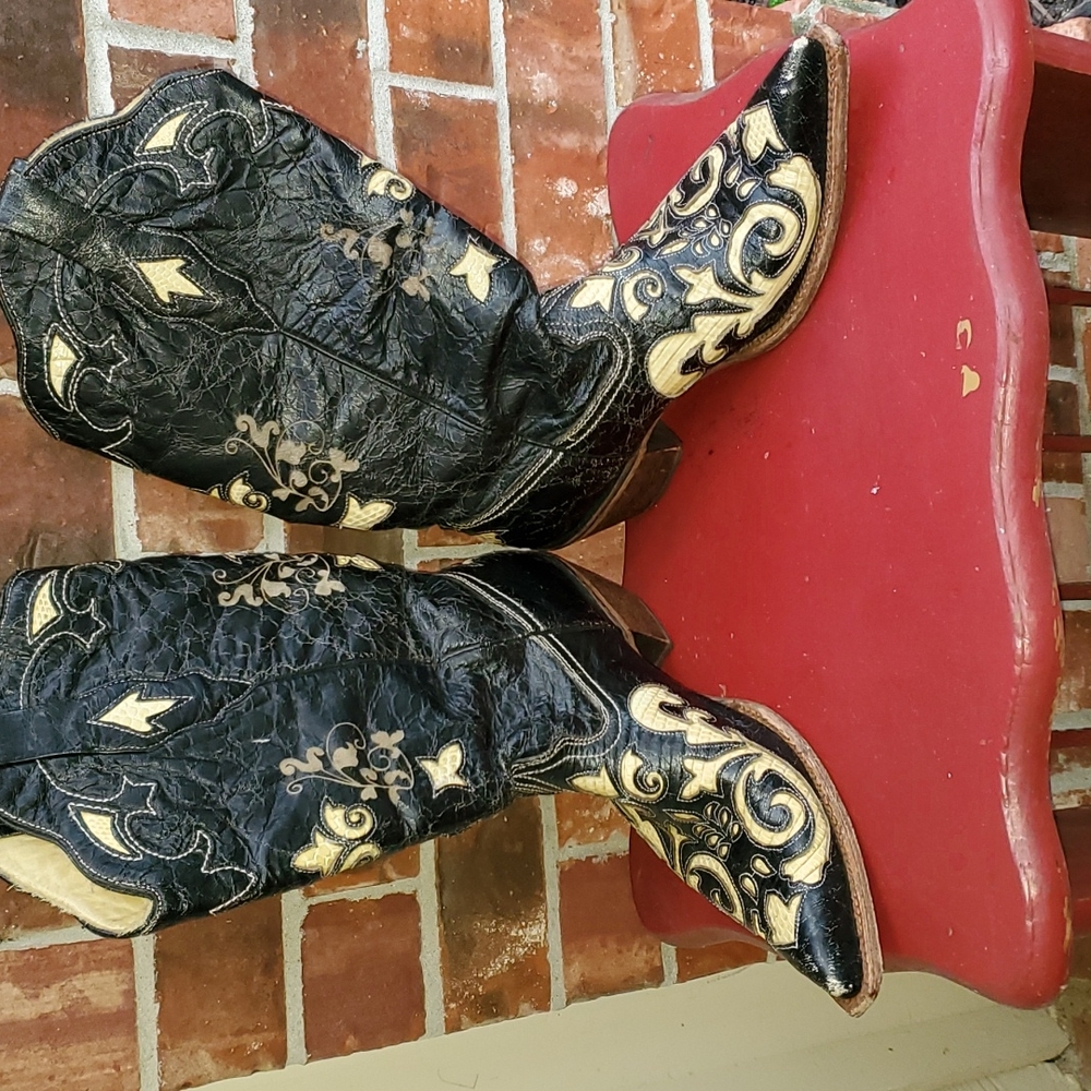 Corral cowboy boots